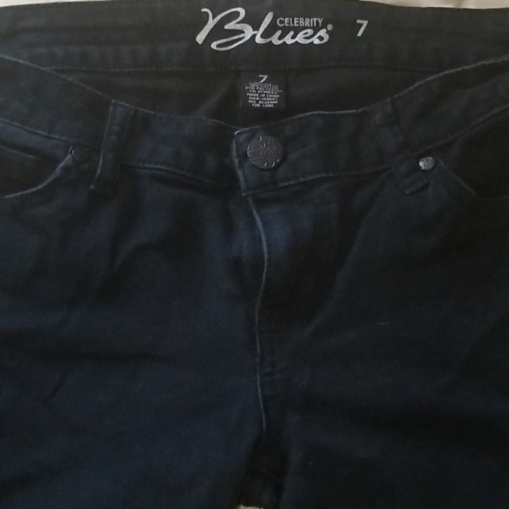 Celebrity Blues Size 7 Black Skinny Jeans